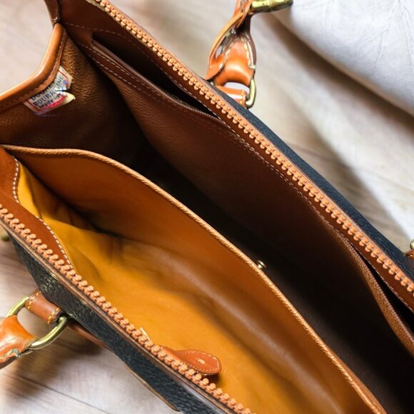 Vintage DOONEY & BOURKE 80's Pebbled Navy Brown Leather Satchel Crossbody - Picture 12 of 15